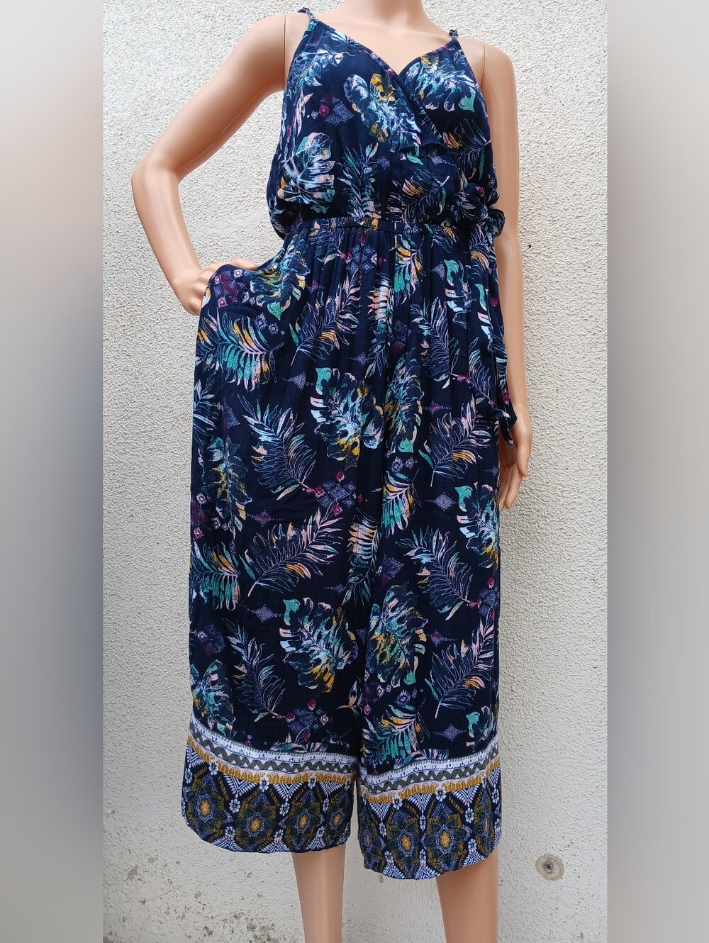 Mudd Tropical Print Jumpsuit – Navy and Green Size L
